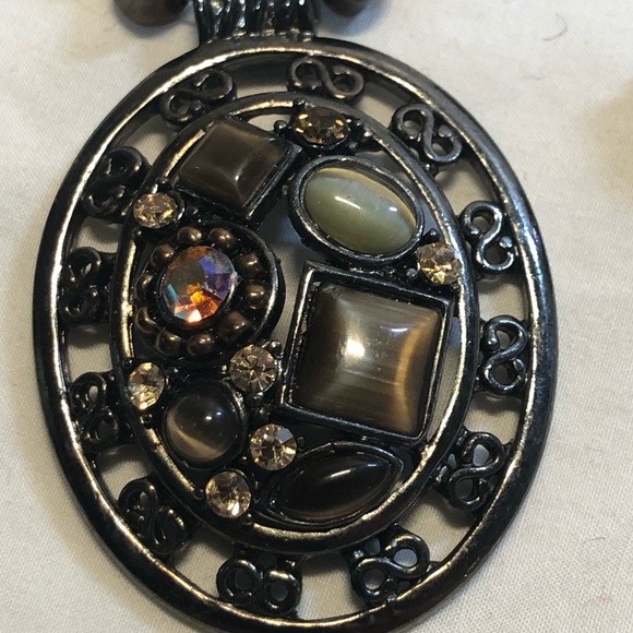 Beautiful Vintage Necklace with Clip on Earrings faux jewelled nickel tone - Picture 14 of 16